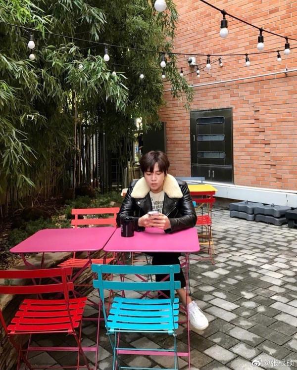 “亞洲花美男”顏值回升？張根碩罕見自曝近照，油膩大叔不見了