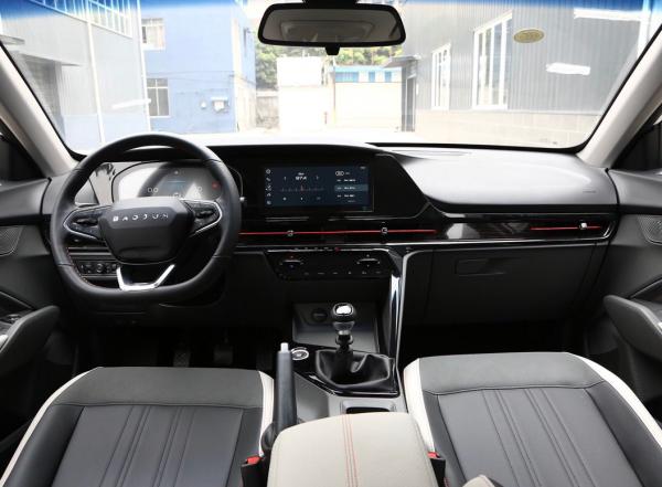 10萬多的B級車，寶駿RC-6、奔騰B70、銳程CC三選一，你選誰？