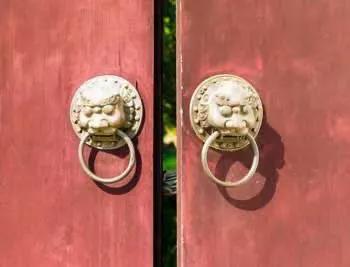 &gt;故宮門縫效應