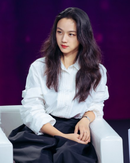 鞏俐、湯唯北影節狀態大比拼！前者棕色挑染好酷，後者凍齡且精緻