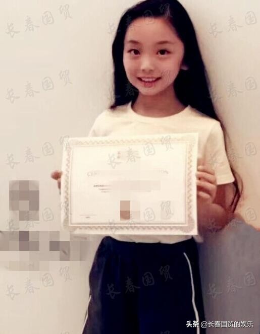 范冰冰11歲堂妹近照曝光，兒童模特身份出道如今已進入演藝圈發展