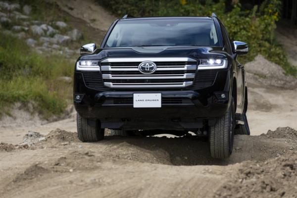 開全新陸地巡洋艦去越野實戰，日本市場買車排隊2年起