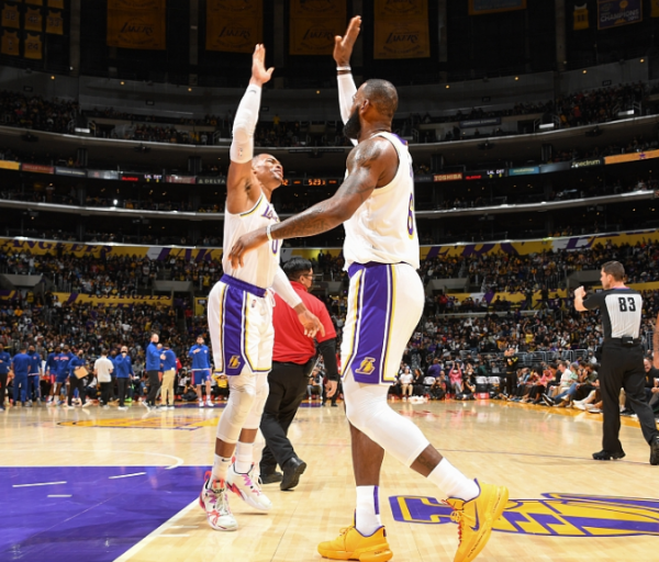 距西部第四僅0.5個勝場!全聯盟都在幫湖人,濃眉豪言開啟連勝 距西部第四僅0.5個勝場!全聯盟都在幫湖人,濃眉豪言開啟連勝