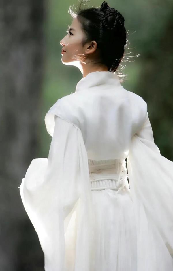 丫鬟臉女主橫行，劉亦菲、迪麗熱巴、王楚然能不能出來拯救眼睛？