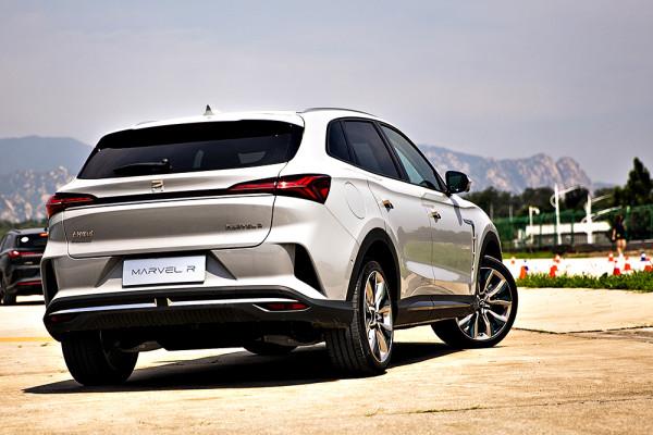 智駕開箱丨底盤和操控是給我最大的驚喜,場地試駕上汽R汽車MARVEL R 智駕開箱丨底盤和操控是給我最大的驚喜,場地試駕上汽R汽車MARVEL R