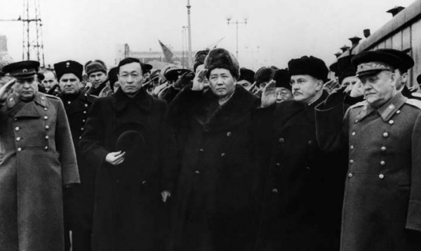 50年中國收回外國駐華兵營,面對西方施壓,毛主席:必須貫徹命令 50年中國收回外國駐華兵營,面對西方施壓,毛主席:必須貫徹命令