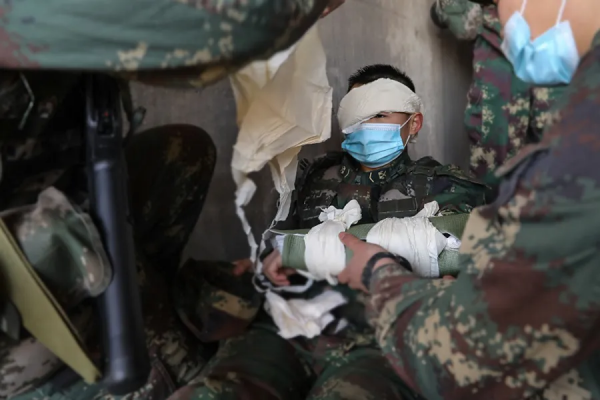 六中全會精神在軍營｜瞄準未來戰場，火箭軍某部組織跨區域合成演練