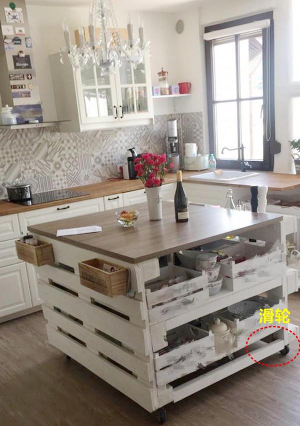 島臺不用磚砌，用木板條搭一個也挺穩的，成本又低，放在廚房正好