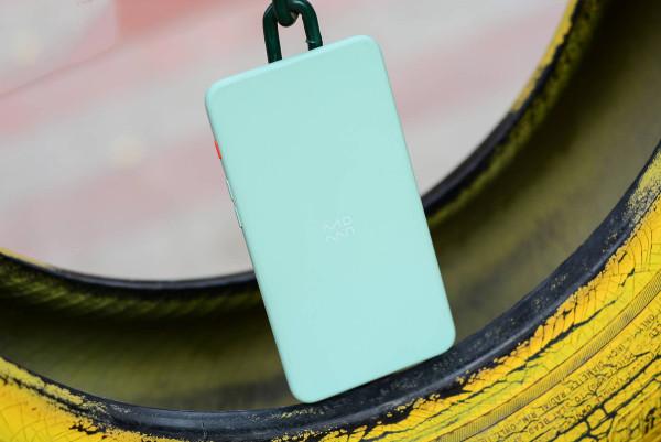 高顏值墨案迷你閱上手實測：口袋裡一放，萬千書籍隨心看