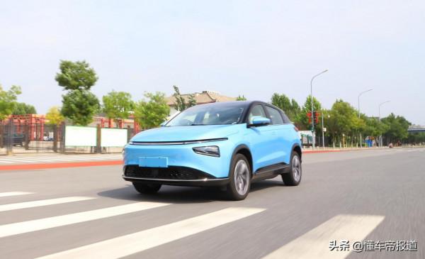 新車｜底盤質感出色，外觀內飾更顯檔次！試駕新款小鵬G3i