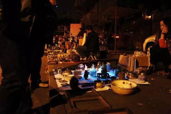 開封凌晨開門的“幽靈集市”,藏著老開封的秘密,週六日最受歡迎 開封凌晨開門的“幽靈集市”,藏著老開封的秘密,週六日最受歡迎