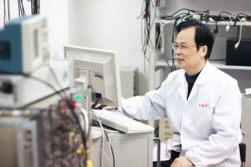 23年前，他收到了錢學森的親筆回信……