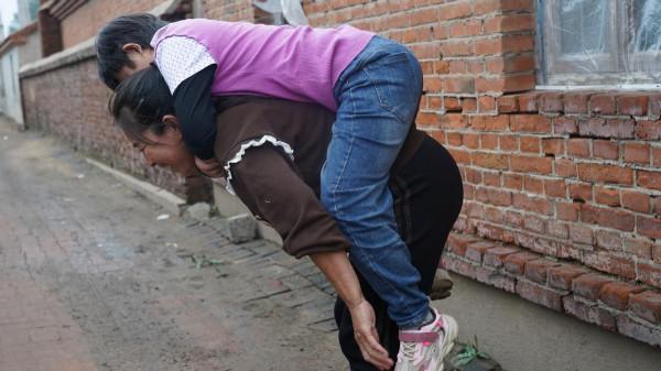 父親為省錢給女兒治病，結果&OpenCurlyDoubleQuote;省&rdquo;出胃癌，妻子：求老天放過我們