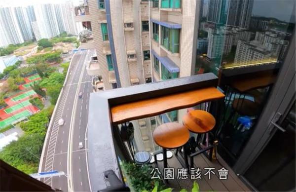 香港年輕人太拼了!蝸居10㎡房,開門上床廁所洗碗,陽臺1㎡ 香港年輕人太拼了!蝸居10㎡房,開門上床廁所洗碗,陽臺1㎡