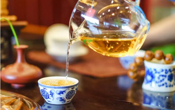 長期喝茶到底是在&OpenCurlyDoubleQuote;養生&rdquo;，還是&OpenCurlyDoubleQuote;養癌&rdquo;？聽聽專家怎麼說