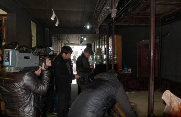 河南發現明代龍床,持有者自稱朱元璋後代,族人隱姓埋名幾百年 河南發現明代龍床,持有者自稱朱元璋後代,族人隱姓埋名幾百年