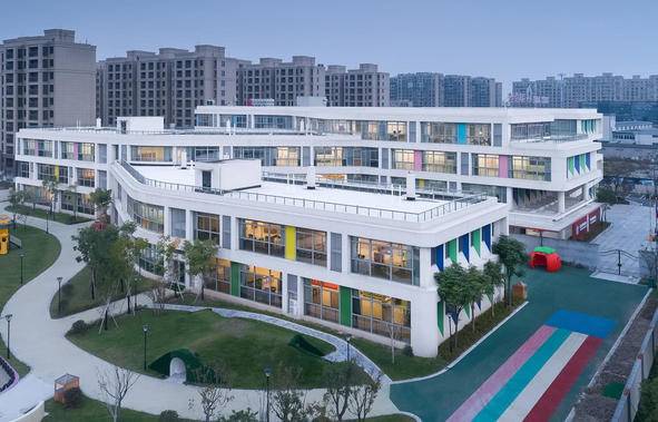 別人活得也不容易(二) (隨筆) 別人活得也不容易(二) (隨筆)