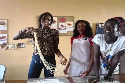 非洲特色美食:蘭州牛肉麵 非洲特色美食:蘭州牛肉麵