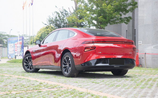 國產小鵬P7,續航里程670公里,價格位元斯拉Model3低 國產小鵬P7,續航里程670公里,價格位元斯拉Model3低