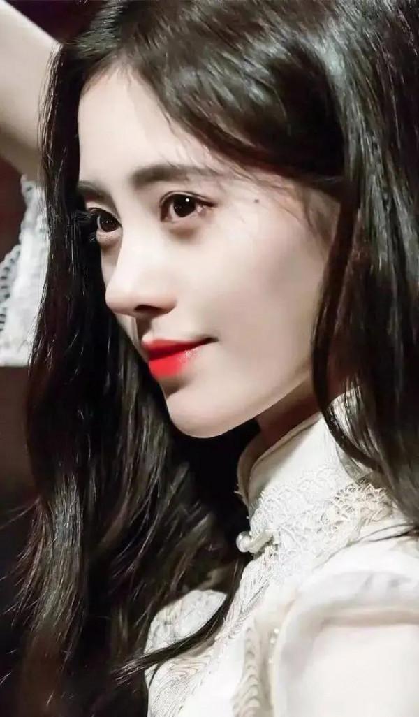 娛樂圈各色美人很多，你認為側顏好看的都有哪些呢？