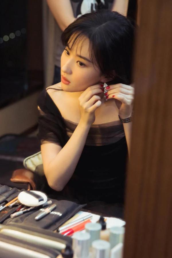 劉亦菲年度最佳裙裝，清水出芙蓉，天然去雕飾，清純唯美