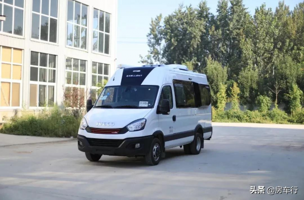 景宴-棲599 B型房車，靈活車身，舒適性可與C型車相比