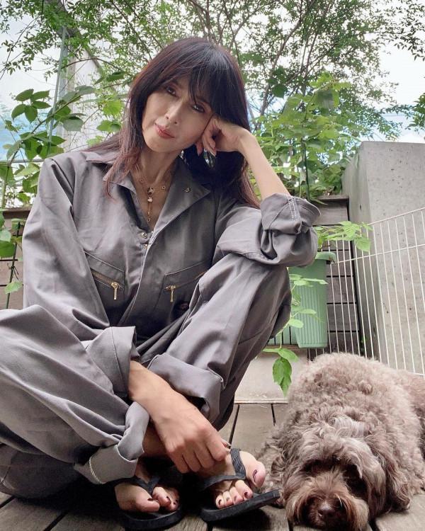 工藤靜香久違直播,51歲自信不施脂粉瘦脫相,錄音棚清唱功底紮實 工藤靜香久違直播,51歲自信不施脂粉瘦脫相,錄音棚清唱功底紮實