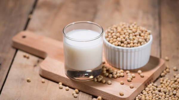 中國53萬兒童性早熟：毀掉孩子的可不是豆漿和炸雞，父母應該反思