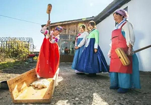 20歲上海女知青為愛留守，嫁入農村朝鮮族家庭，老年直言從不後悔