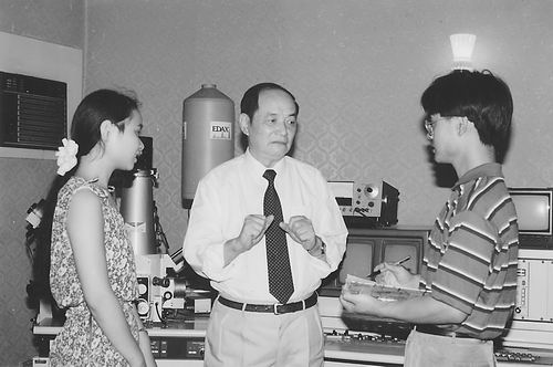 11月15日出生的名人偉人大全 11月15日出生的名人偉人大全