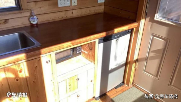 僅此一輛!軍用卡車變房車,外觀硬核油箱超大續航達1100公里 僅此一輛!軍用卡車變房車,外觀硬核油箱超大續航達1100公里