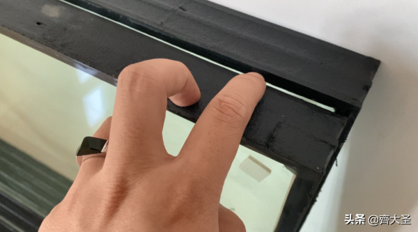 「陽臺封窗」過程全紀錄:開工第一天就踩坑? 「陽臺封窗」過程全紀錄:開工第一天就踩坑?