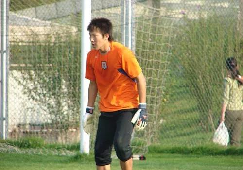 橙衣在身,泰山在心,我愛山東魯能泰山系列文章,球員(門將篇) 橙衣在身,泰山在心,我愛山東魯能泰山系列文章,球員(門將篇)