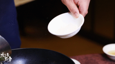 冬食豬蹄賽熊掌!這道鮮美的豪華版紅燒豬蹄,只需三步… 冬食豬蹄賽熊掌!這道鮮美的豪華版紅燒豬蹄,只需三步…