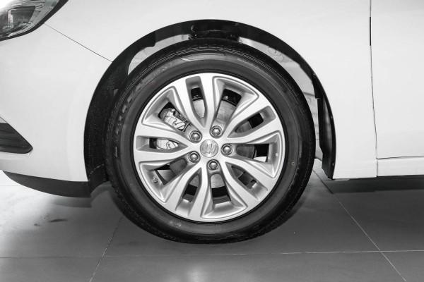 便宜又好開的合資家轎，直降4萬，空間實用配置高，實拍別克英朗