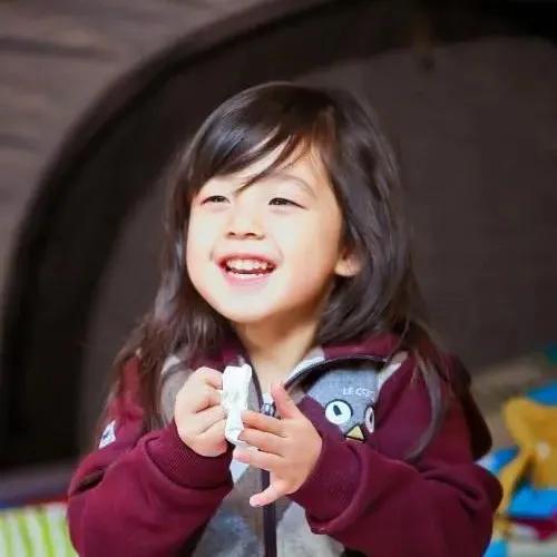 《爸爸去哪兒5》重聚，吳尊曬照懷念爸爸去哪兒，這些女娃變化大