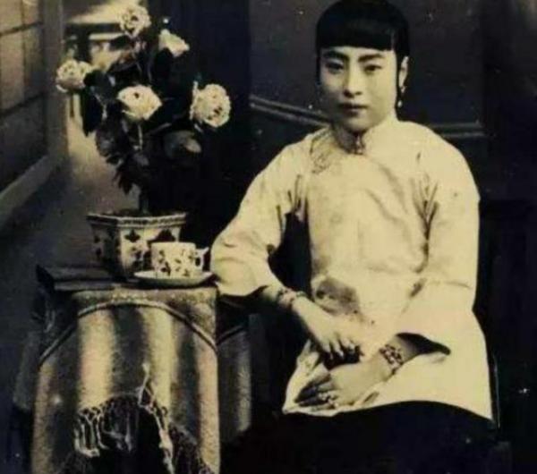 一代名伶劉喜奎:遭數位軍閥爭搶囚禁,晚年受周總理邀請任教學校 一代名伶劉喜奎:遭數位軍閥爭搶囚禁,晚年受周總理邀請任教學校