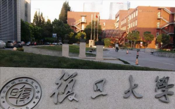 離婚後，女兒考上了復旦大學