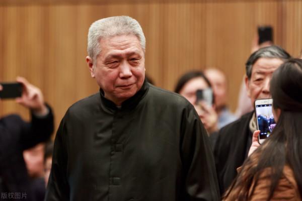 在古玩界，想要被人認可、尊重，取決於你展現出來的價值