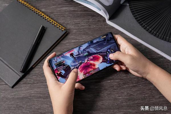 iQOO9 Pro秀肌肉,4nm強芯+IP68+125W,新增1TB大記憶體 iQOO9 Pro秀肌肉,4nm強芯+IP68+125W,新增1TB大記憶體