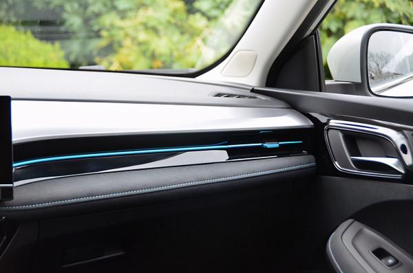 風格大變/續航升級 全新榮威Ei5實拍解析 風格大變/續航升級 全新榮威Ei5實拍解析