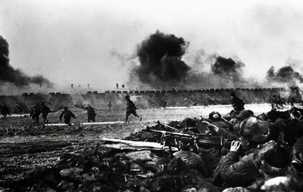 1953年，戰鬥英雄許長友為國捐軀，5年後首長卻發現他在糧庫站崗