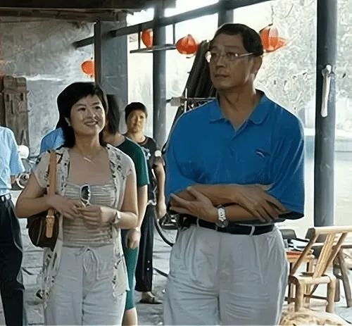 離開央視8位主持人，各有各的原因，有人身家破億，有人一落千丈