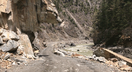 易貢藏布,一個淘氣的“野孩子” 易貢藏布,一個淘氣的“野孩子”
