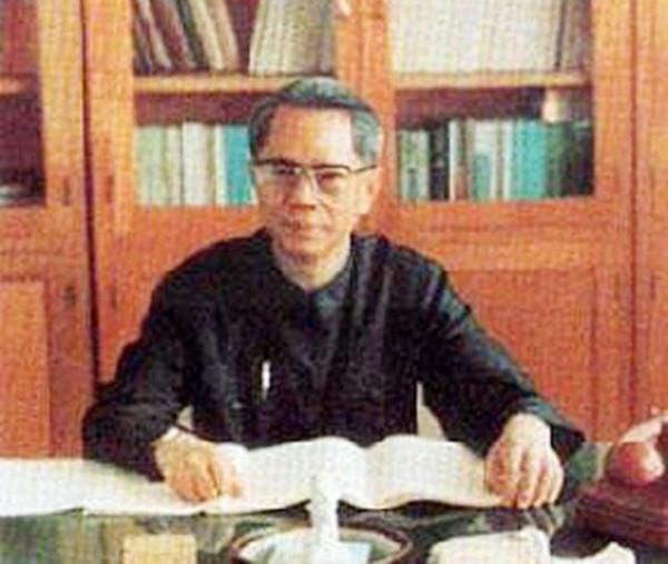 他是方毅，15歲入黨，還在國外工作7年，後官至副總理，活了81歲