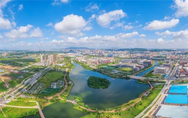 長津湖之戰中，一位失散的志願軍傷員突遇美軍坦克