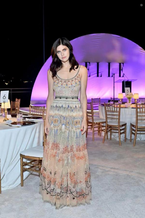 35歲達達里奧狀態絕了！出席晚宴造型美麗，眼睛好大好有氣質