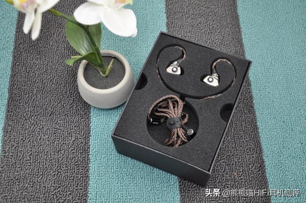 好看&excl;好聽&excl;399不貴&excl;達音科Titans超高性價比強悍硬素質耳機測評