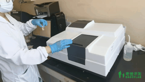 街邊2塊錢的烤腸是什麼做的？實測9款烤腸後，這種烤腸勸你少吃