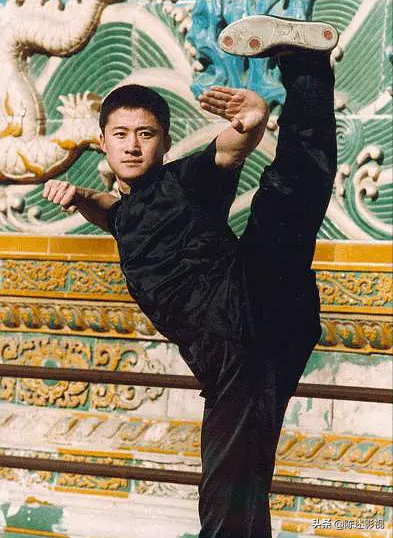 運動員轉演員的9位明星，有人文體兩開花，有人因人品跌落神壇